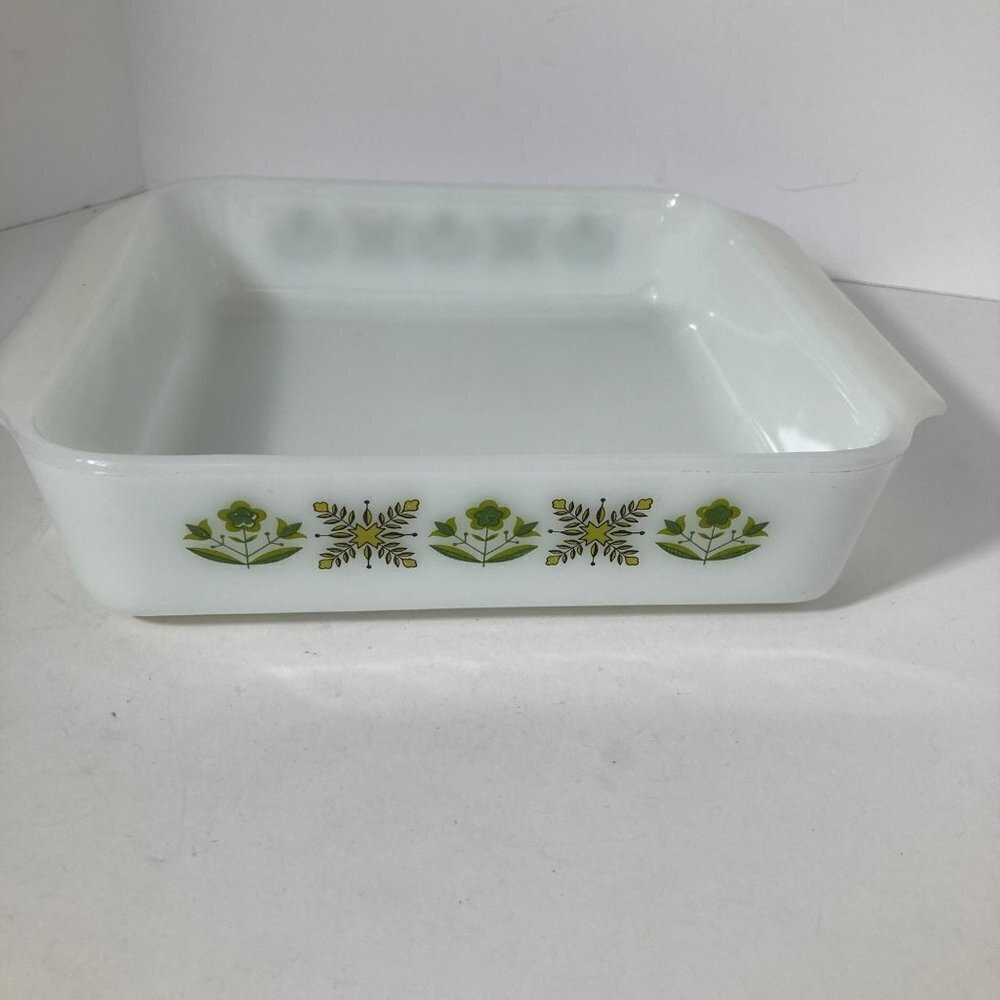 Vintage Anchor Hocking Fire‎ King 8" Baking Dish #435 Meadow Green Milk Glass